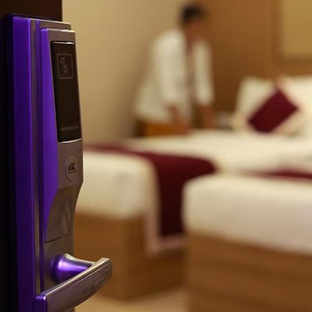 Hotel Emirates Kannangad Dış mekan fotoğraf