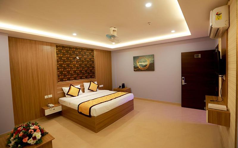 Hotel Emirates Kannangad Dış mekan fotoğraf