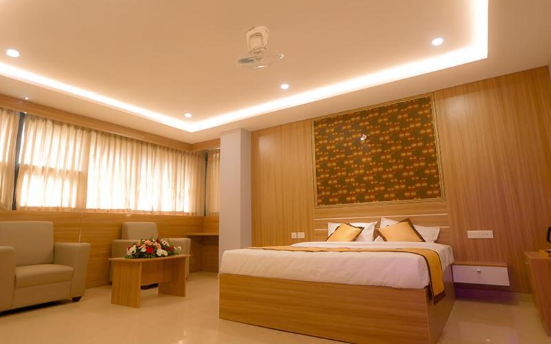 Hotel Emirates Kannangad Dış mekan fotoğraf