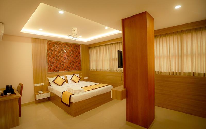 Hotel Emirates Kannangad Dış mekan fotoğraf