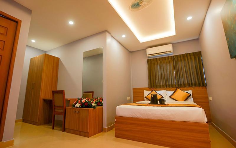Hotel Emirates Kannangad Dış mekan fotoğraf